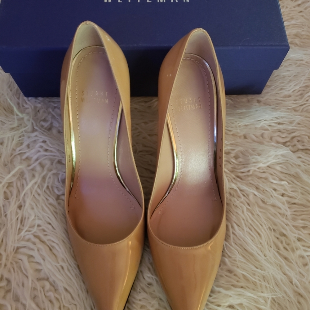 Stewart Weitzman Nude patent leather heels